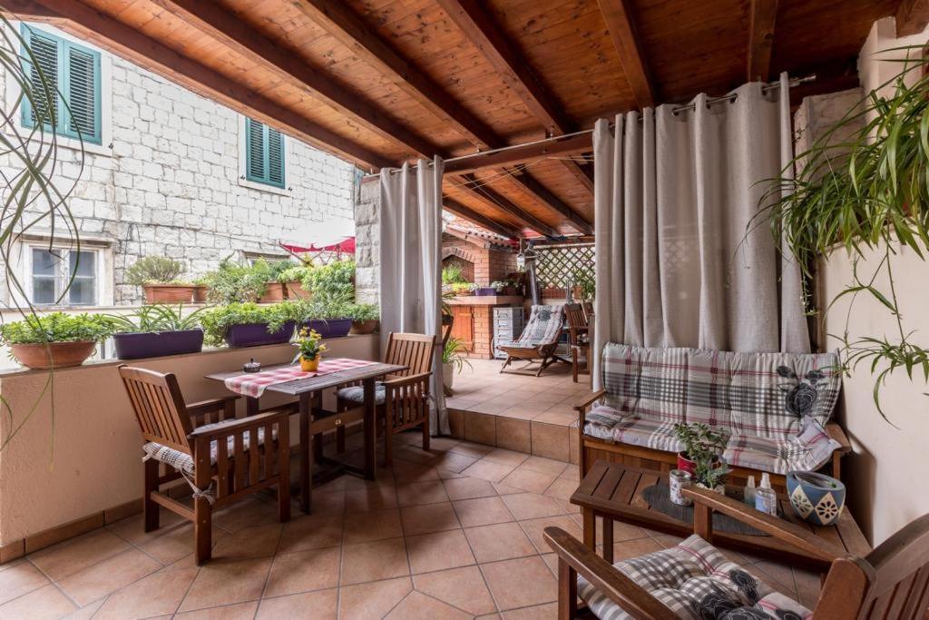 Apartments And Rooms Villa Lina Split Bilik gambar